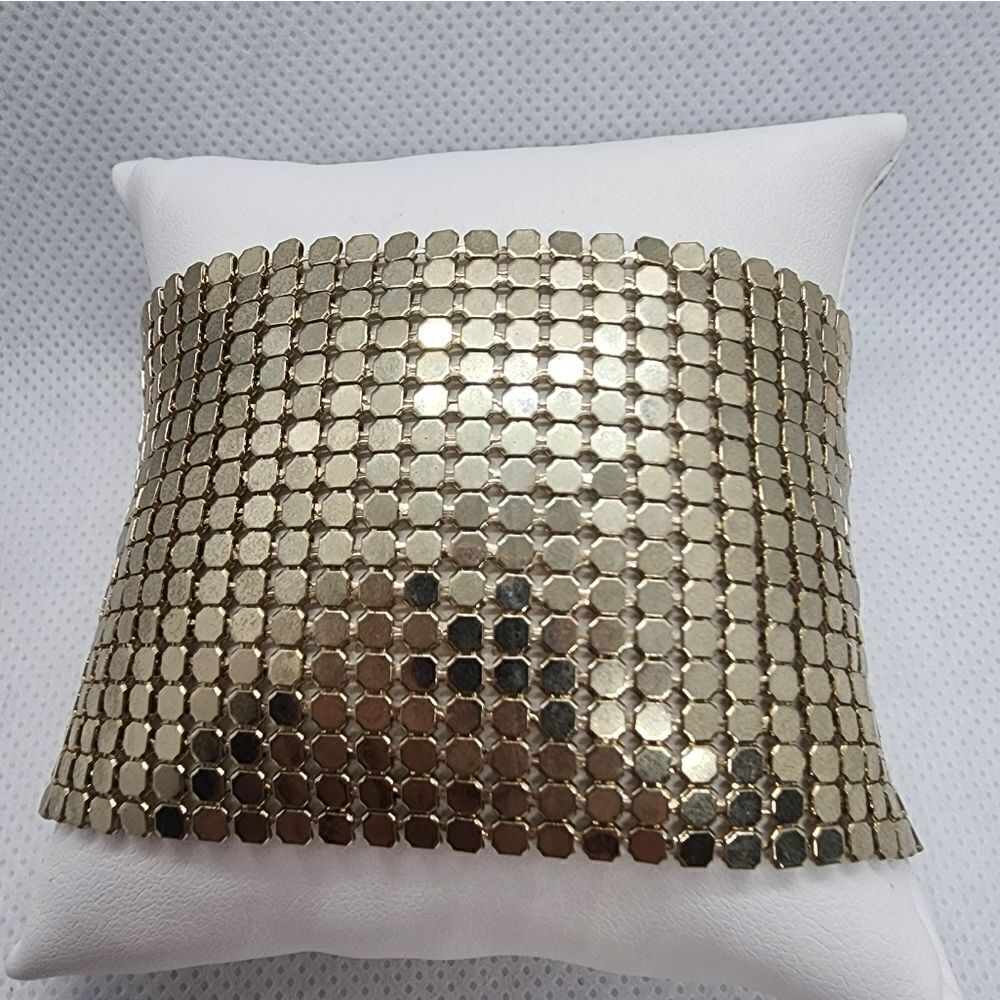 Claire's Gold Tone Bracelet 